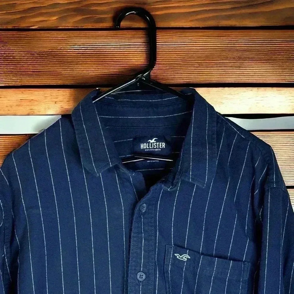 Hollister Men's XL Blue Stripe Button Up Collared Long Sleeve Logo Shirt. - Picture 3 of 4
